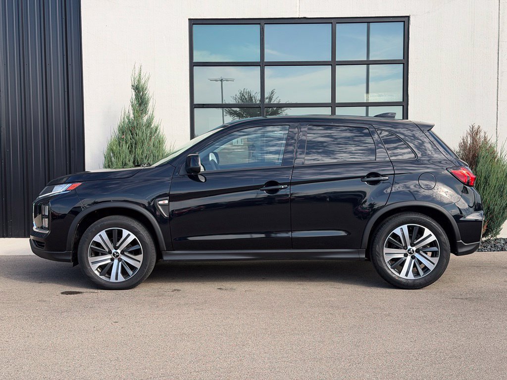 Used 2022 Mitsubishi Outlander Sport SE AWD/4WD image 2