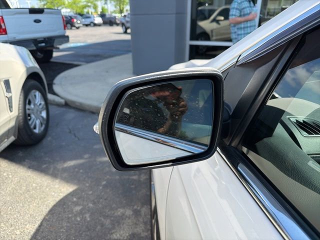 Used 2018 Ford Edge Titanium w/ Equipment Group 302A AWD/4WD image 10