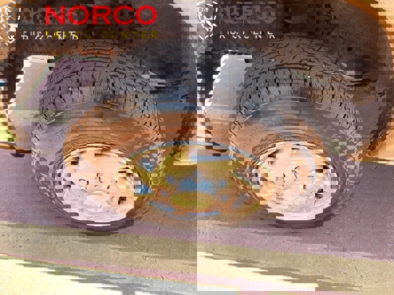 Used 2013 Ford E-350 and Econoline 350 XLT image 17