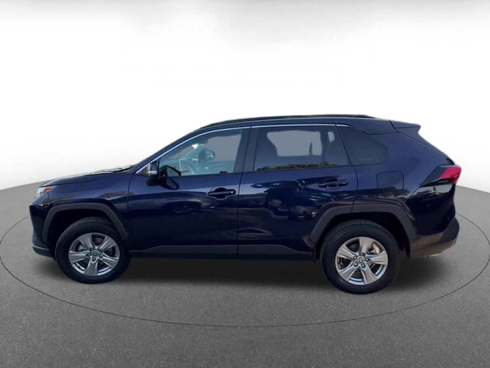 Used 2025 Toyota RAV4 XLE image 9