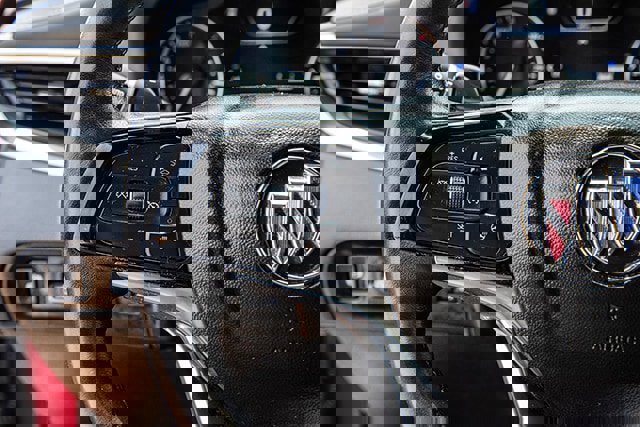 Used 2024 Buick Enclave Premium image 9