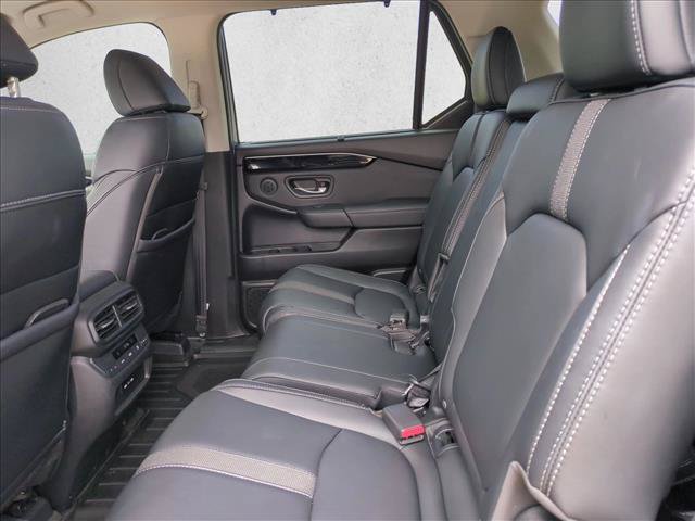 Used 2024 Honda Pilot Touring image 19