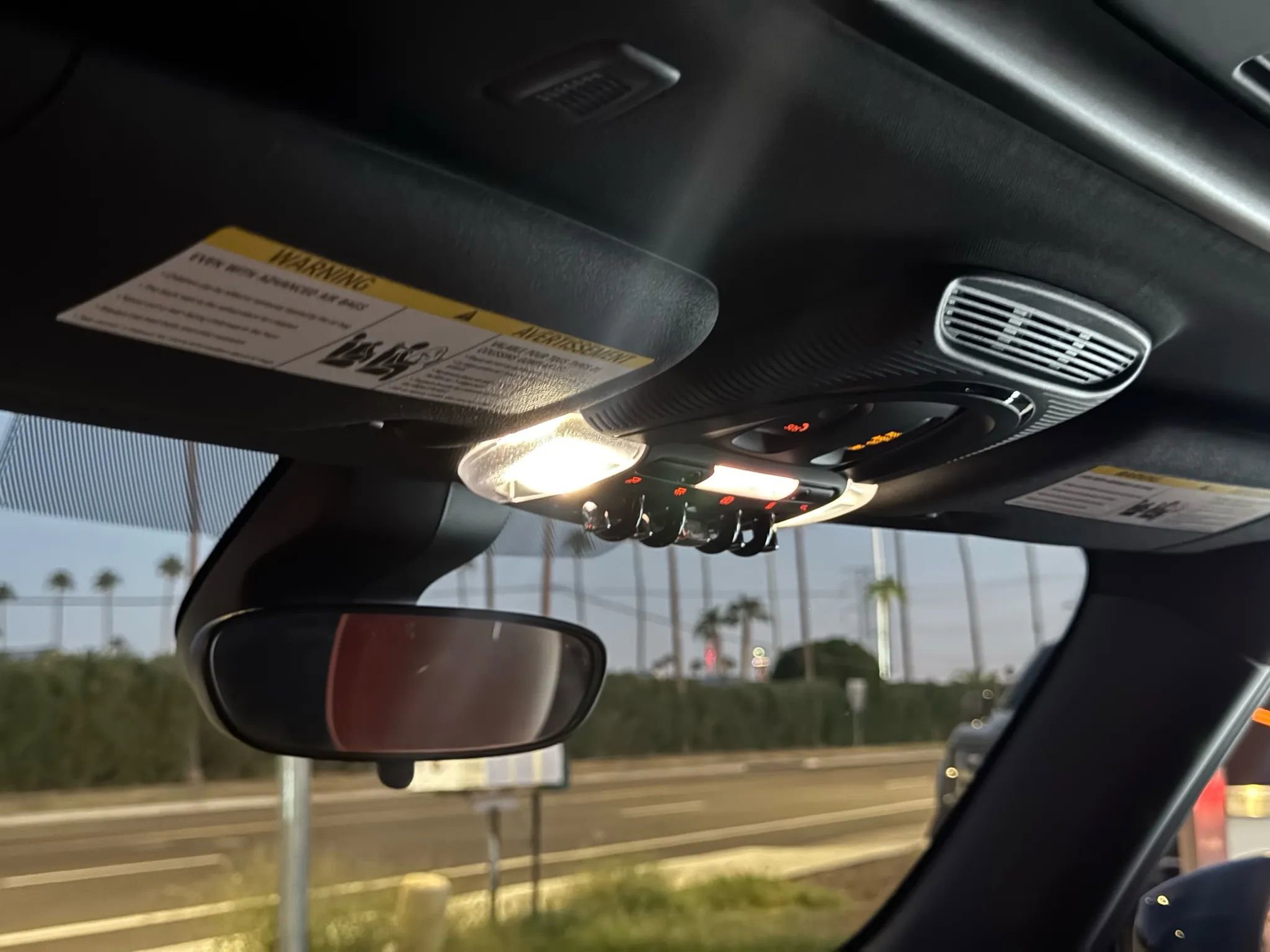 Used 2021 MINI Cooper 2-Door Hardtop w/ Signature Upholstery Package image 40