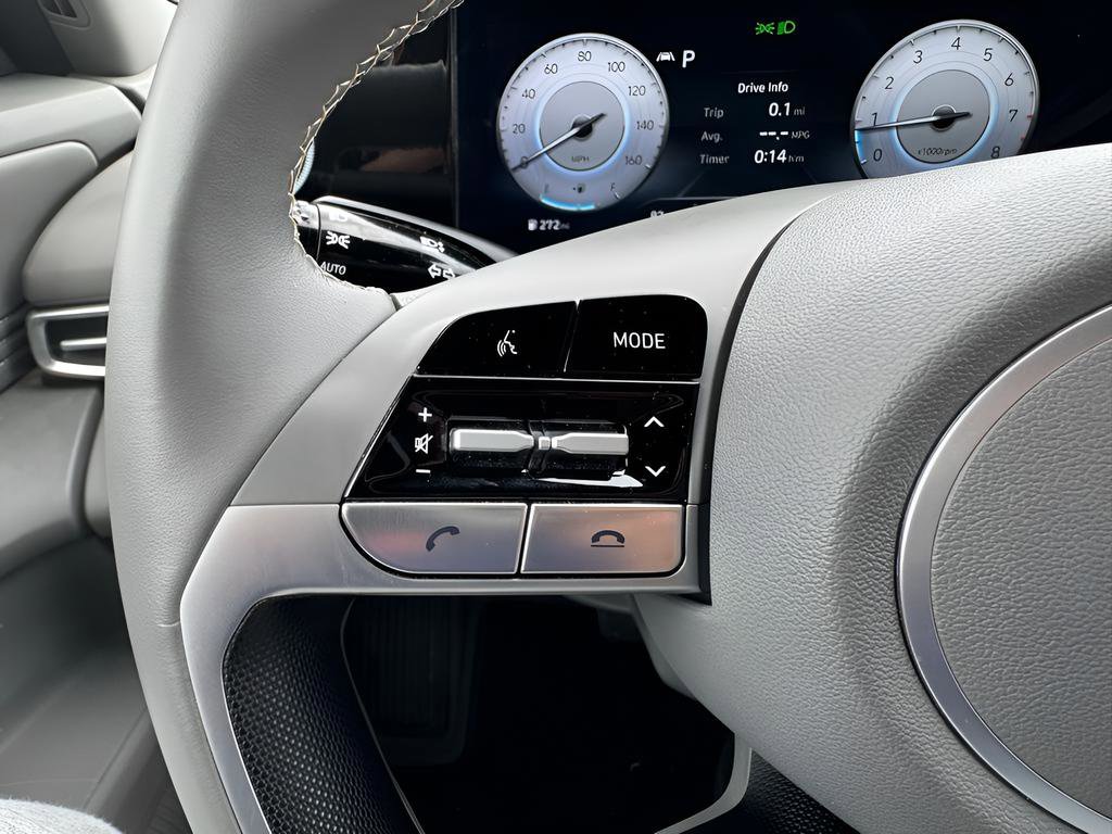 Used 2023 Hyundai Elantra SEL w/ Convenience Package image 25