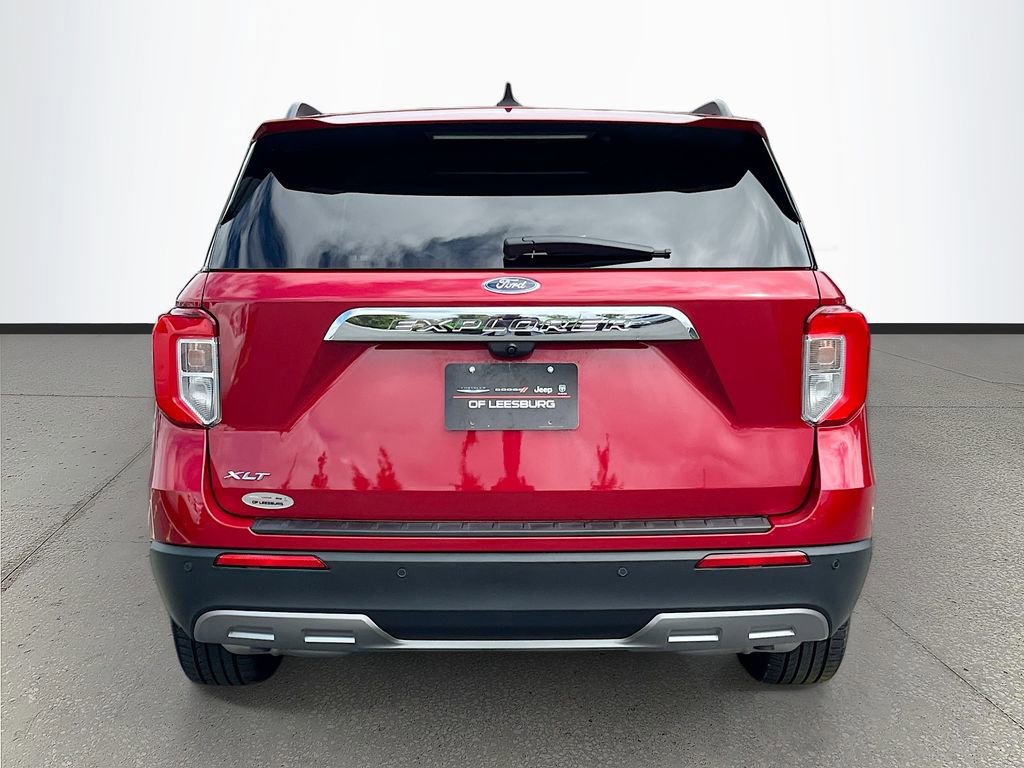 Used 2022 Ford Explorer XLT w/ Equipment Group 202A image 6