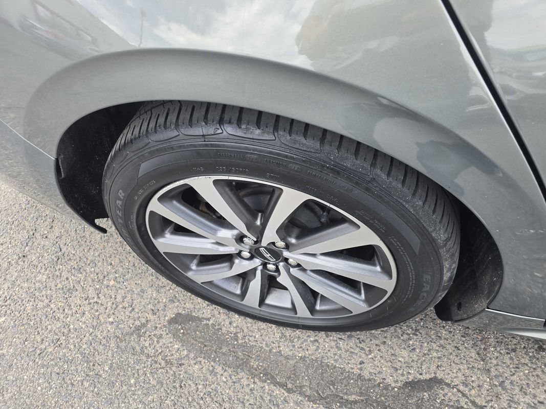 Used 2017 Lincoln Continental Premiere FWD image 28