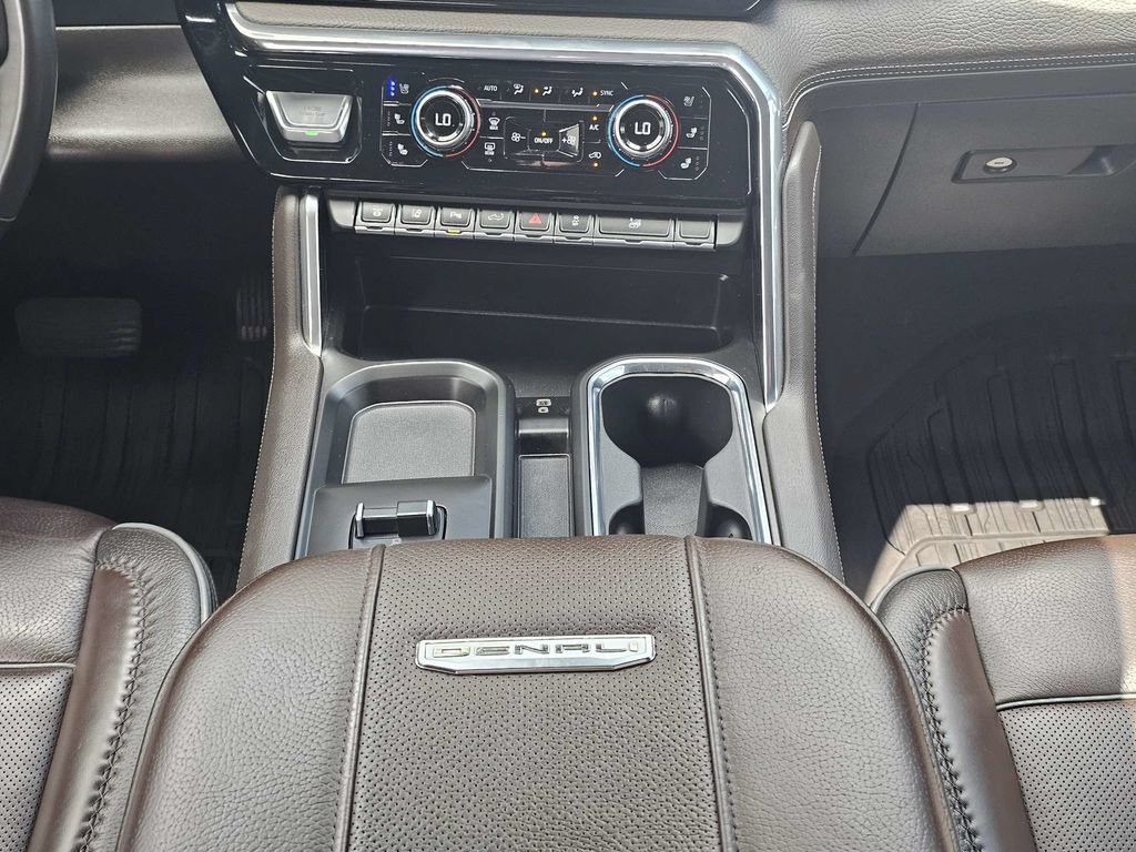 Used 2025 GMC Sierra 3500 Denali w/ Denali Reserve Package AWD/4WD image 19