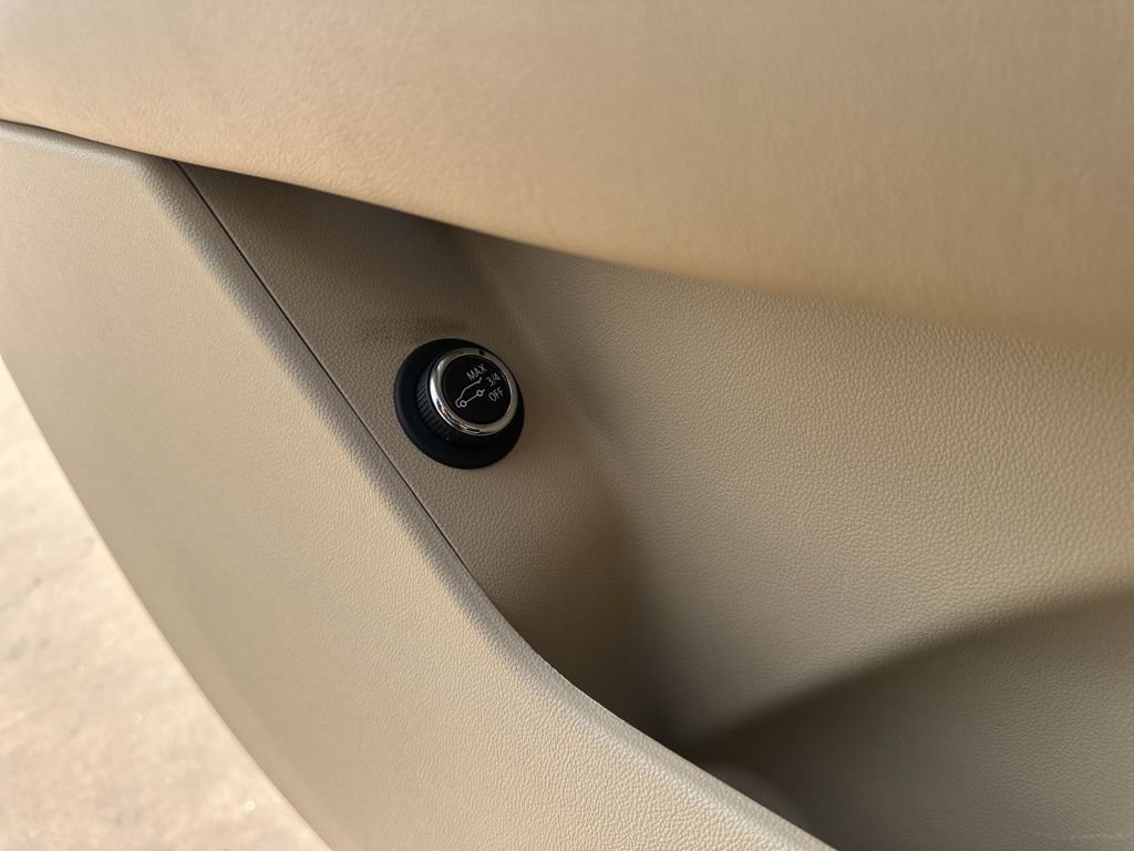 Used 2019 Cadillac XT5 Luxury w/ Advanced Security Package FWD image 18