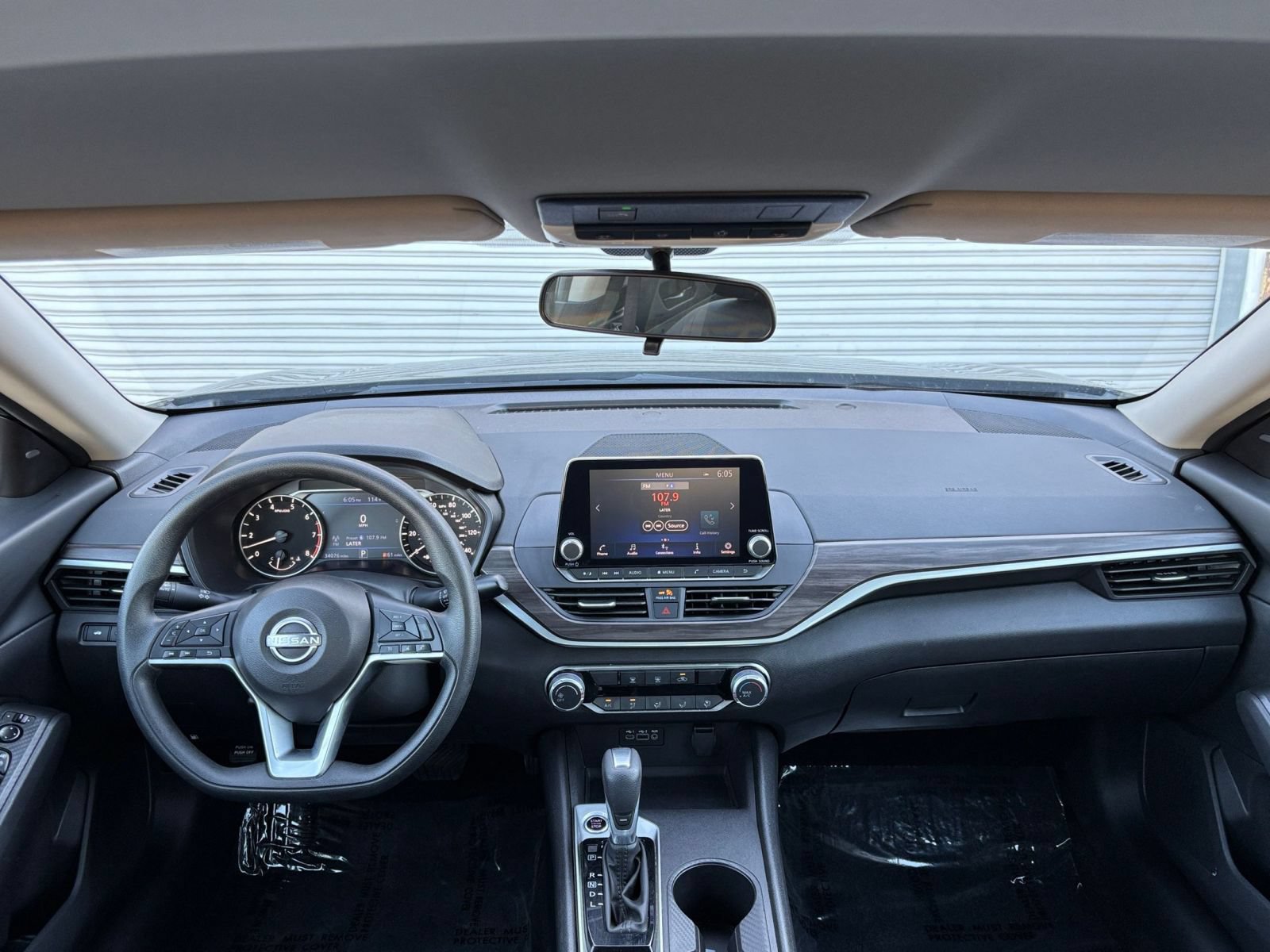 Used 2025 Nissan Altima 2.5 SV FWD image 33
