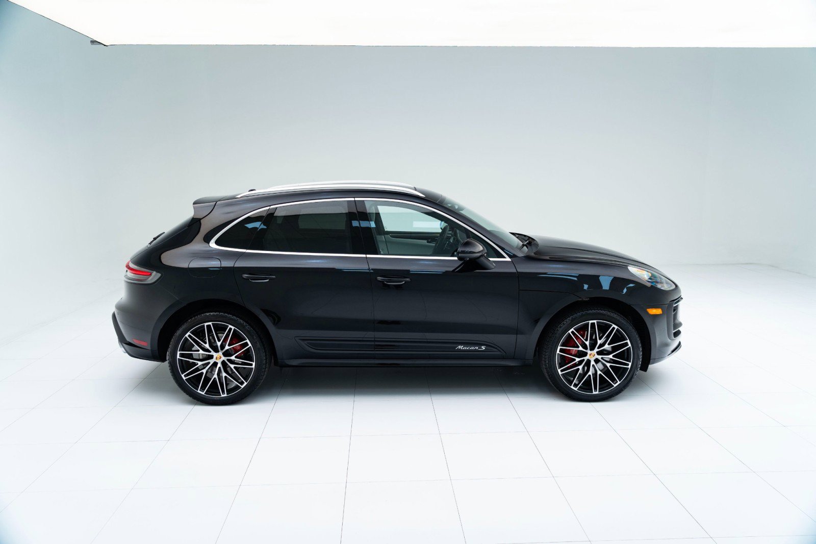 New 2025 Porsche Macan S image 8