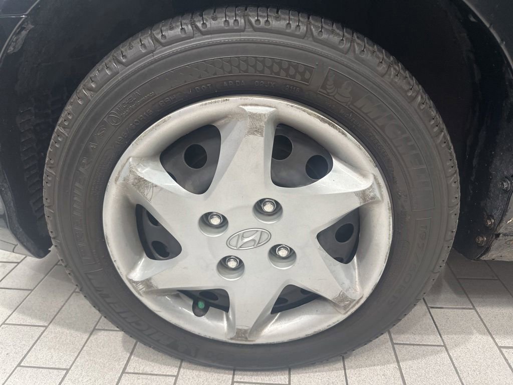 Used 2005 Hyundai Elantra GLS FWD image 7