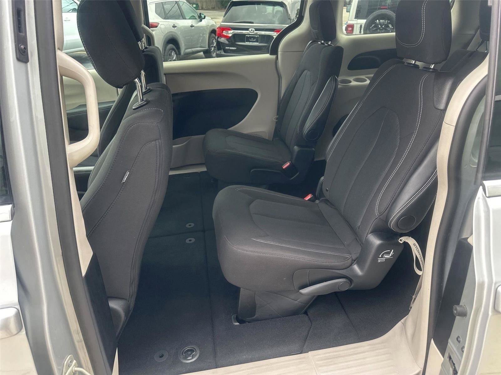 Used 2024 Chrysler Voyager LX FWD image 20