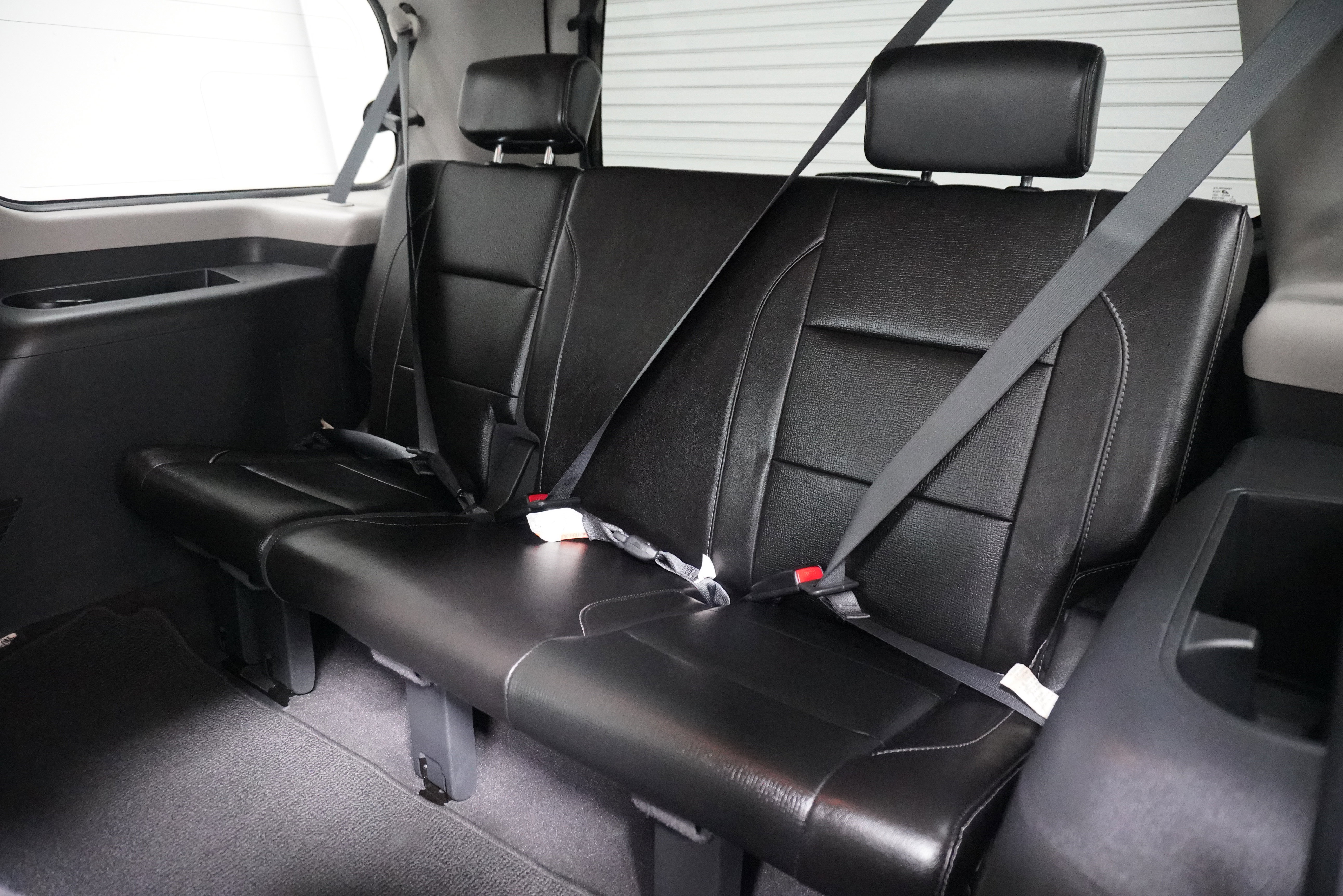 Used 2014 Nissan Armada Platinum w/ 2nd Row Captain Seat Package RWD image 11