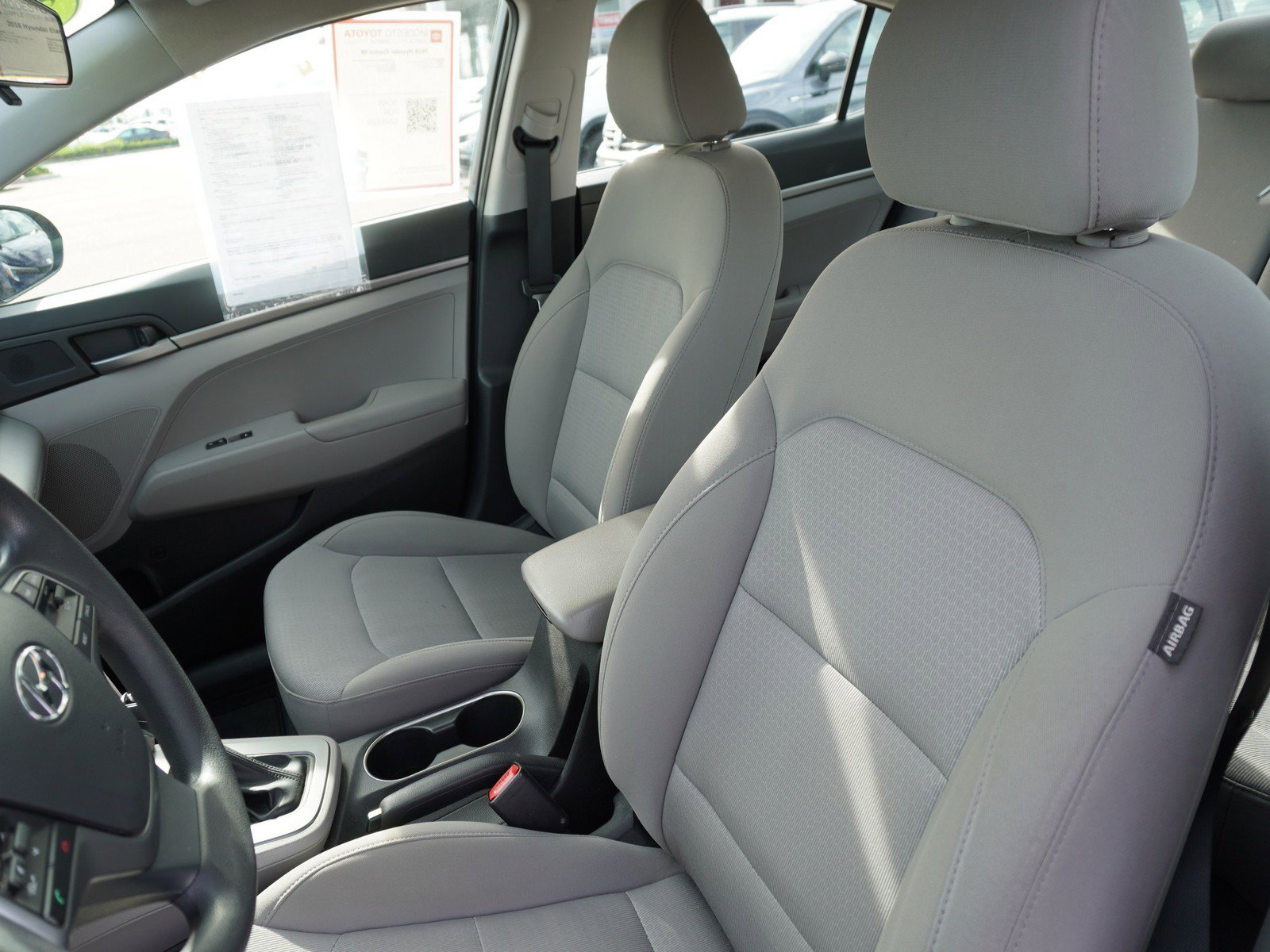 Used 2018 Hyundai Elantra SE image 19