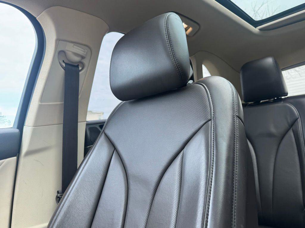 Used 2016 Lincoln MKC Reserve w/ Lincoln MKC Climate Package image 35