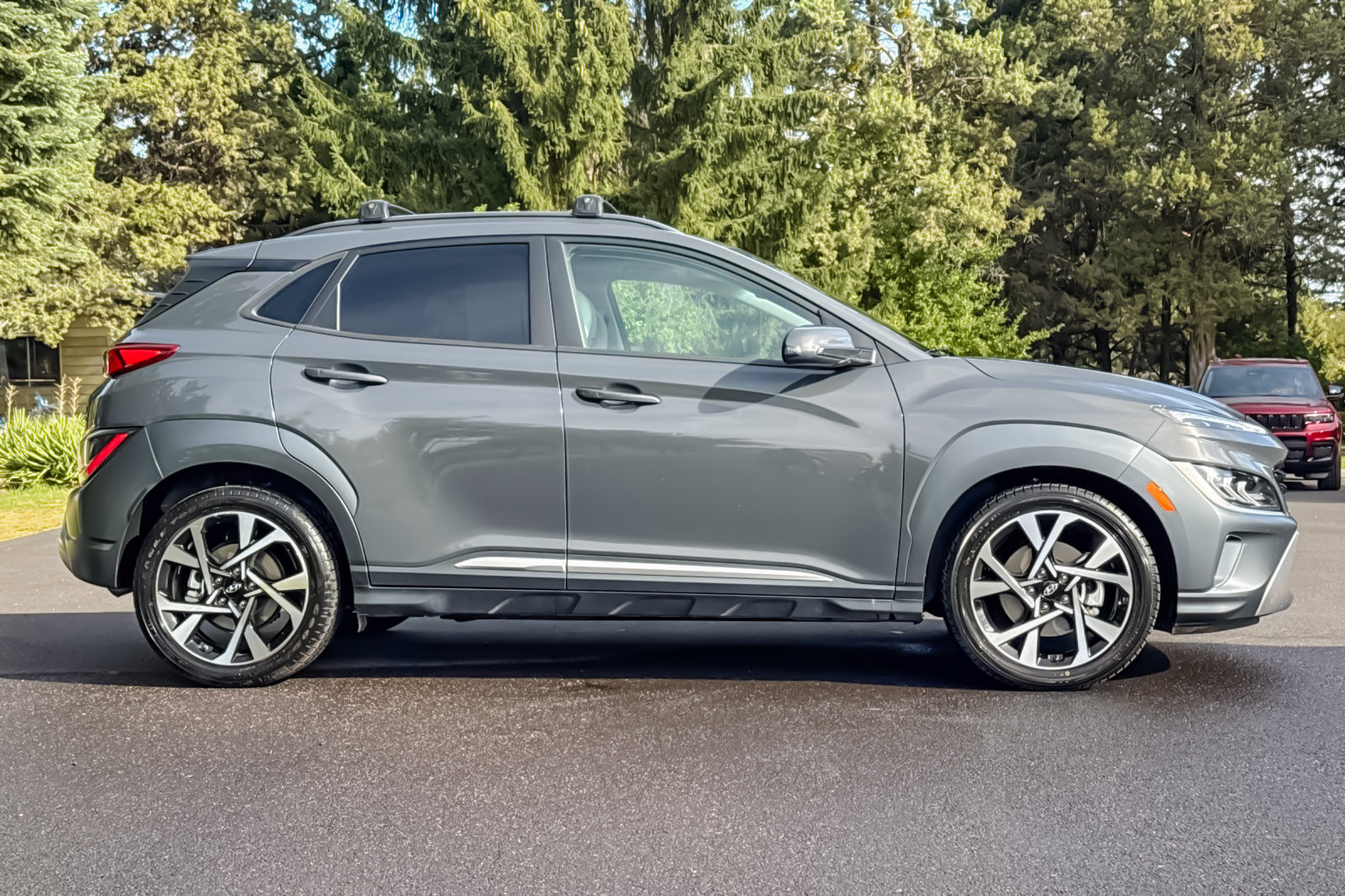 Used 2023 Hyundai Kona Limited AWD/4WD image 3