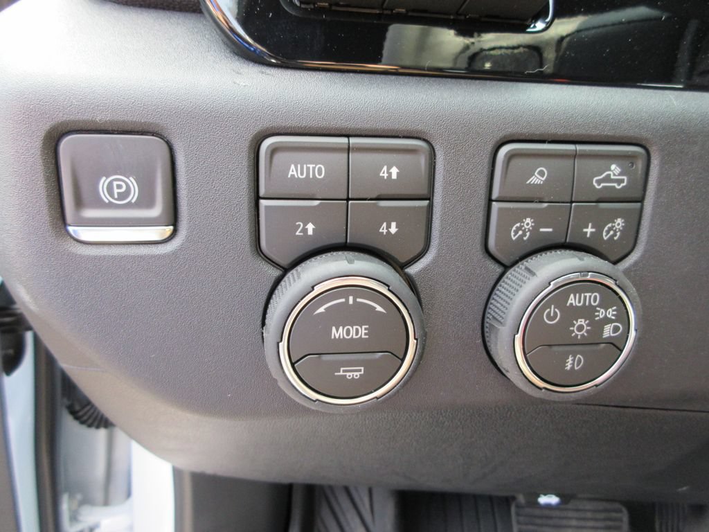 New 2026 Chevrolet Silverado 3500 High Country AWD/4WD image 27