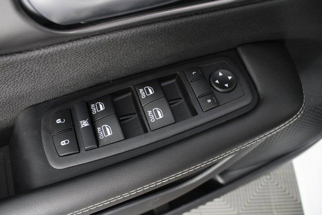 New 2026 Chrysler Pacifica Select image 16