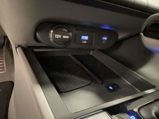 Certified 2025 Hyundai Elantra Sport image 18