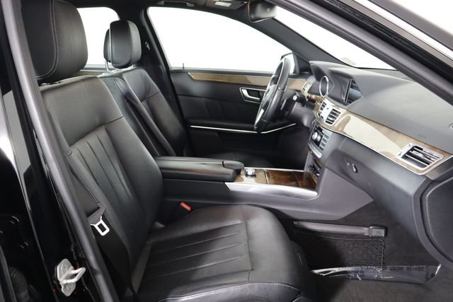 Used 2014 Mercedes-Benz E 550 4MATIC Sedan image 17