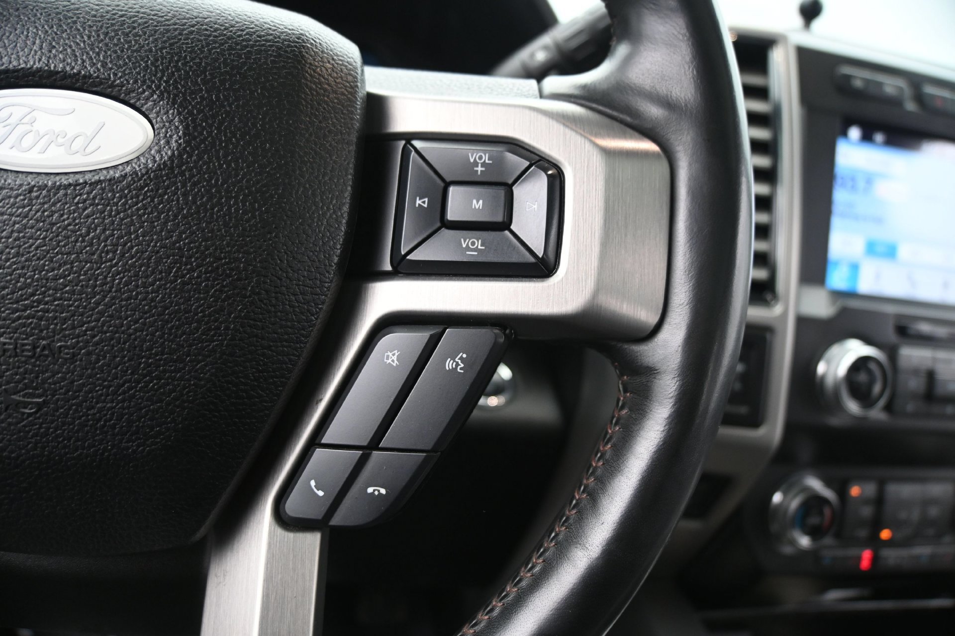 Used 2019 Ford F350 Platinum w/ Platinum Ultimate Package AWD/4WD image 24