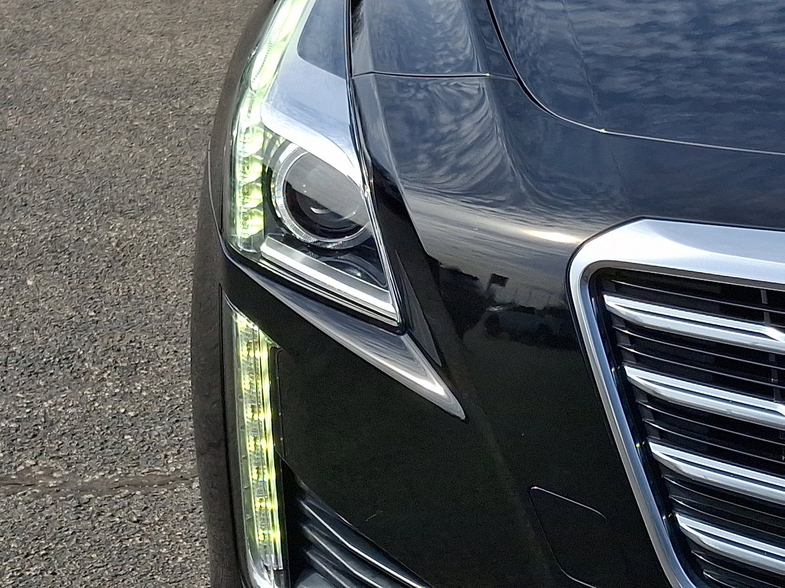 Used 2018 Cadillac CTS Luxury image 9