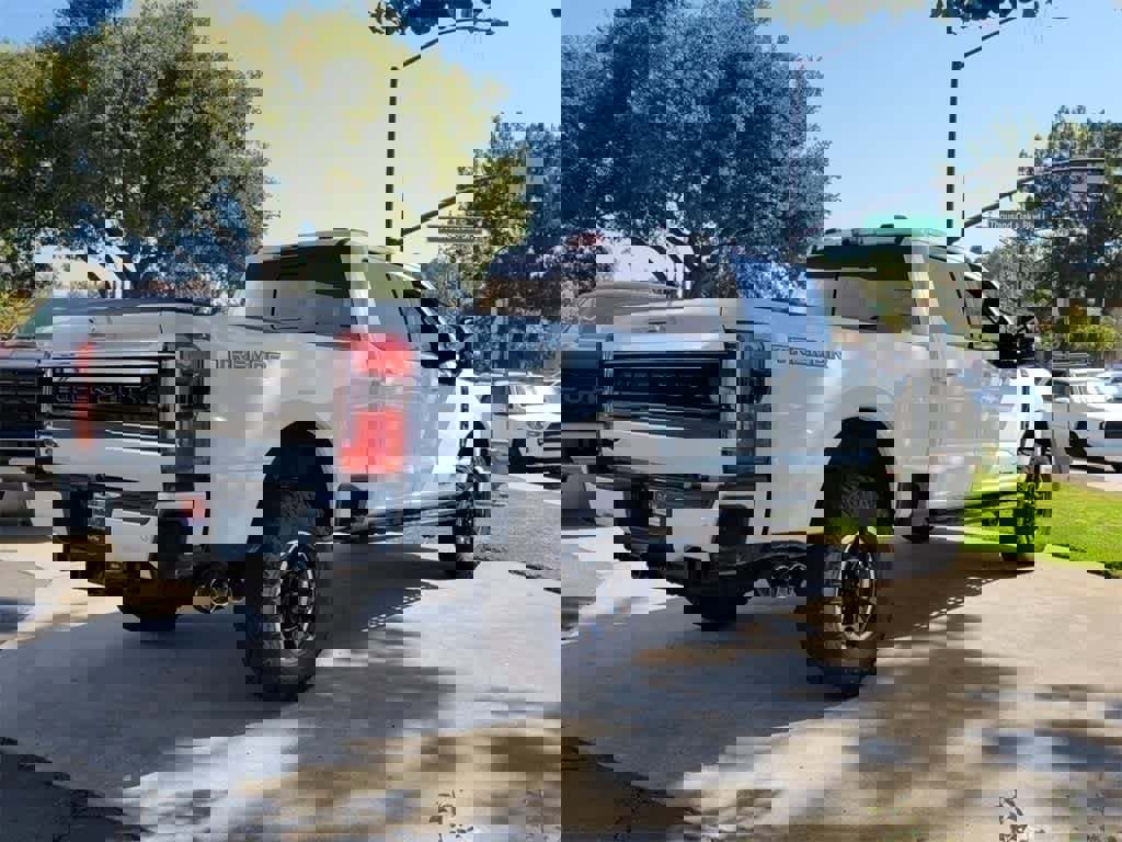 New 2025 Ford F350 Platinum w/ Tremor Off-Road Package image 5