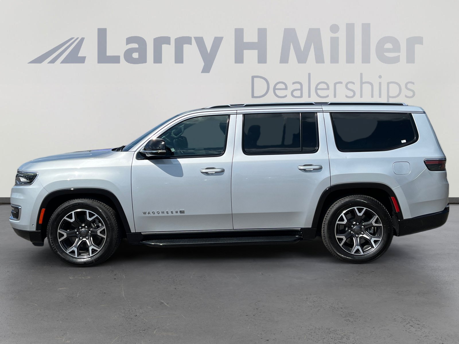 Used 2024 Jeep Wagoneer Series III AWD/4WD image 2