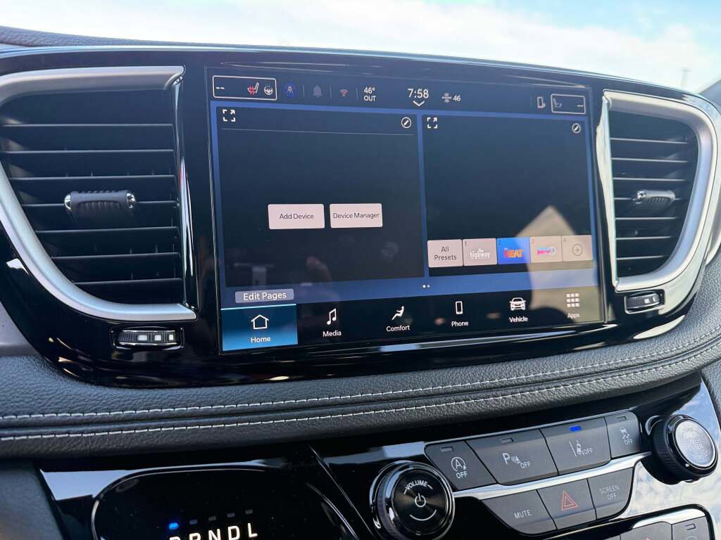 New 2026 Chrysler Pacifica Select image 33