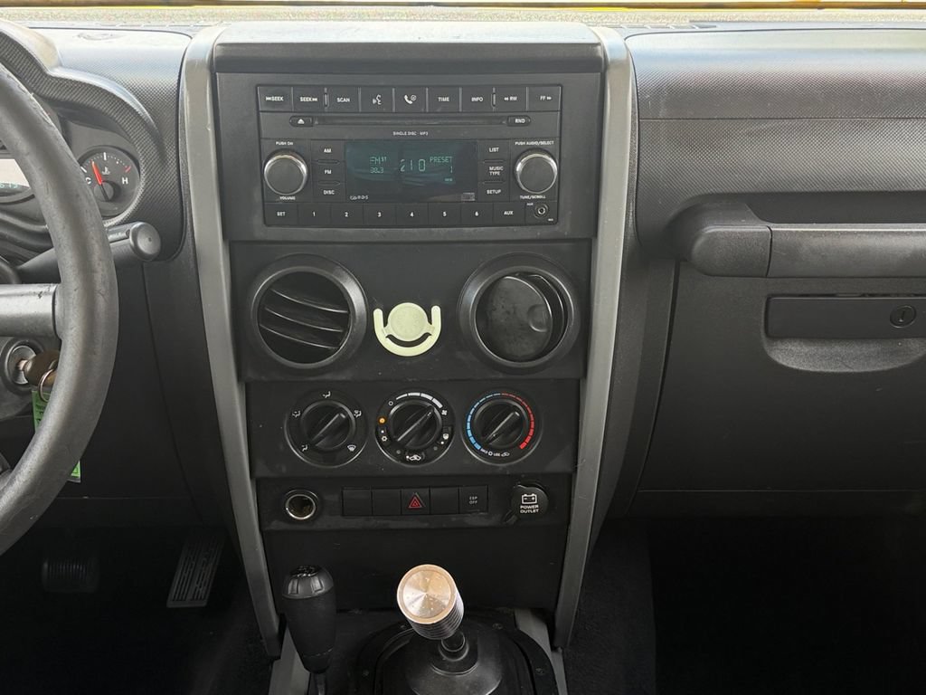 Used 2008 Jeep Wrangler Unlimited X AWD/4WD image 18