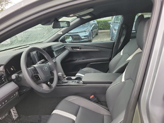 Used 2026 Toyota Camry SE FWD image 11