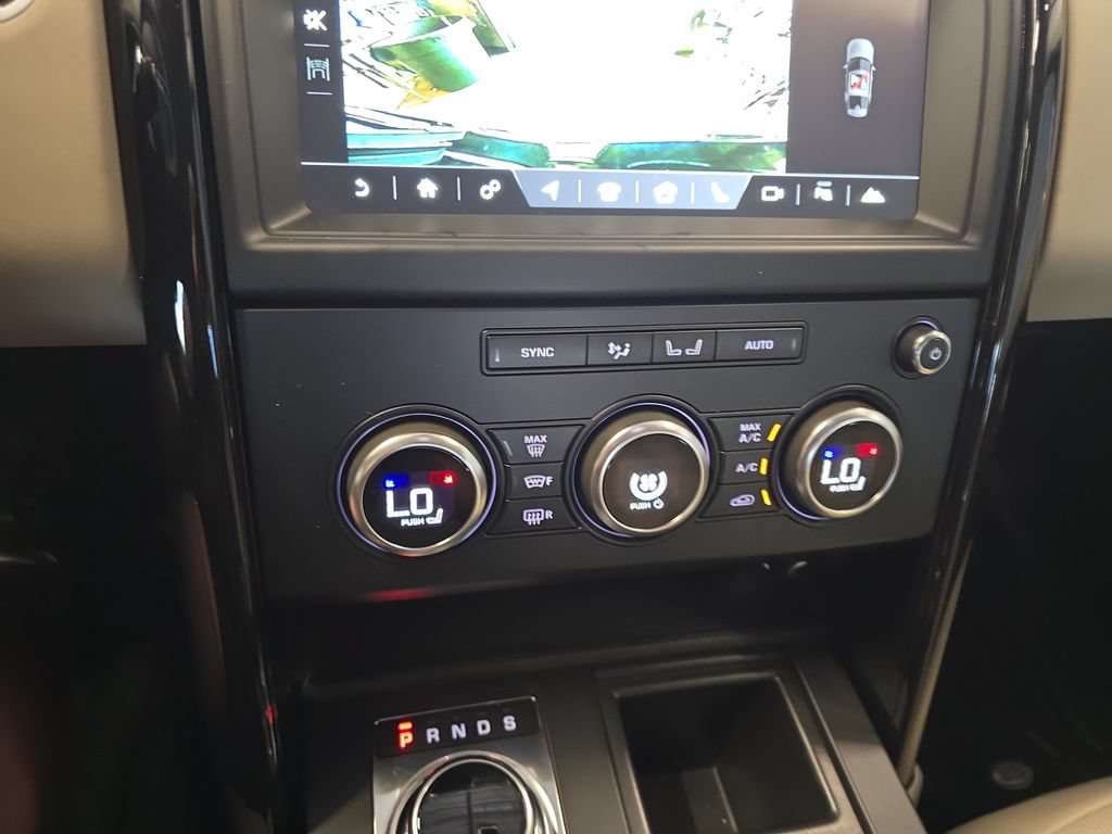 Used 2018 Land Rover Discovery SE AWD/4WD image 28