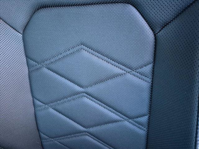 Used 2025 Volkswagen Atlas Cross Sport SE FWD image 12