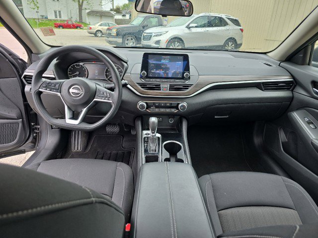Used 2024 Nissan Altima 2.5 SV image 30