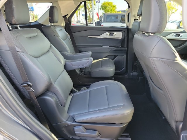 Used 2026 Ford Explorer Active w/ Active Comfort Package RWD image 19