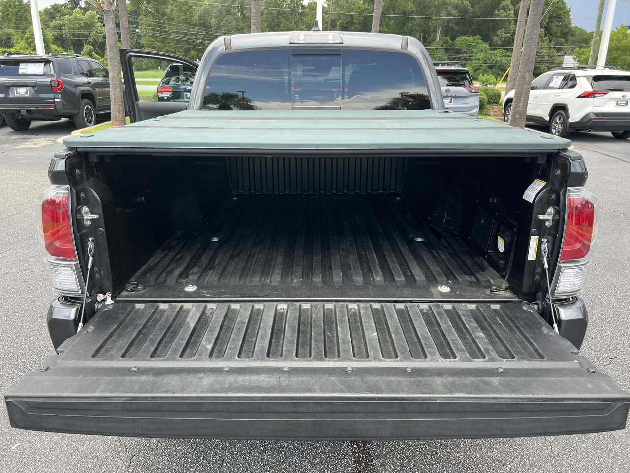 Used 2020 Toyota Tacoma TRD Sport AWD/4WD image 33