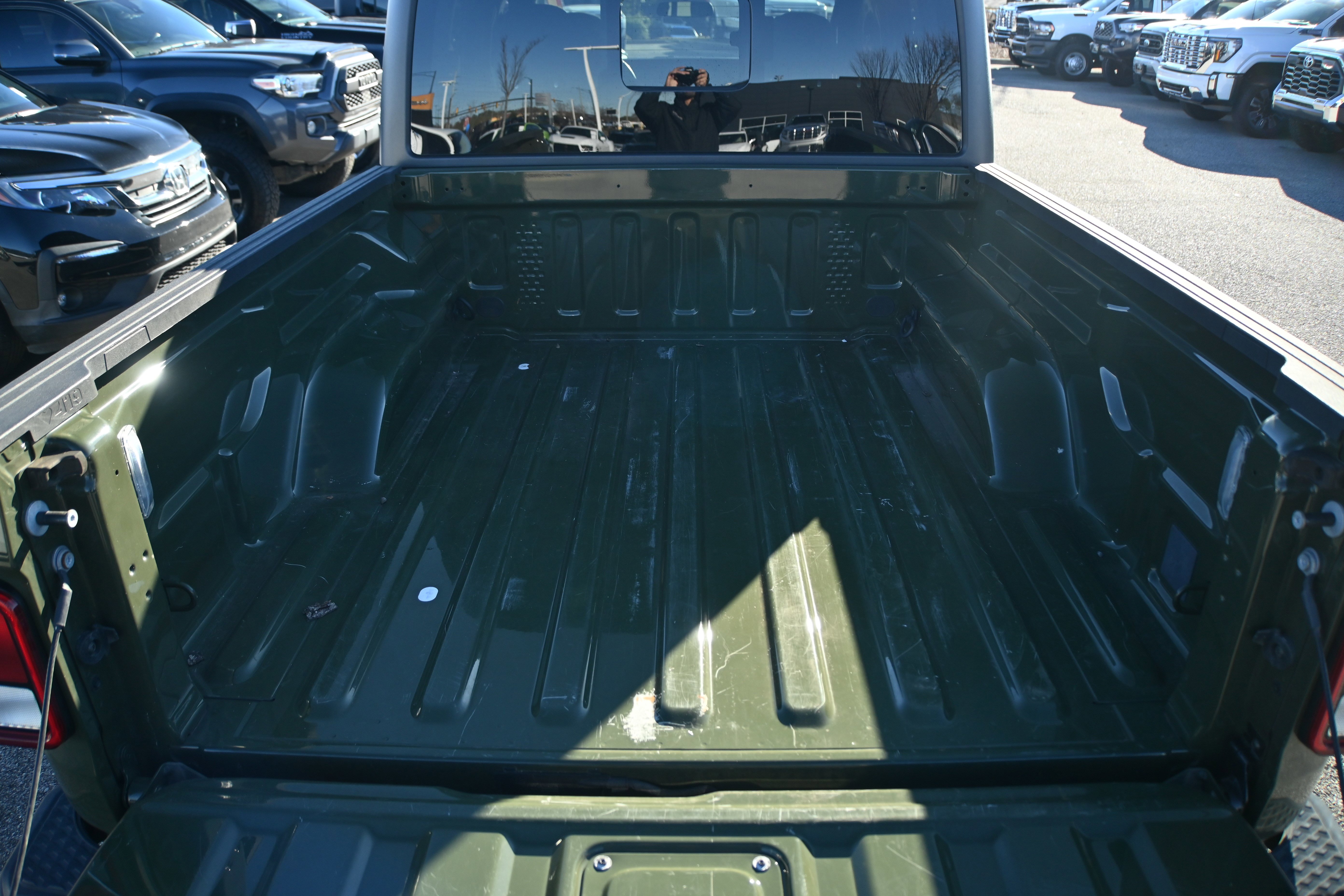 Used 2022 Jeep Gladiator Sport image 13