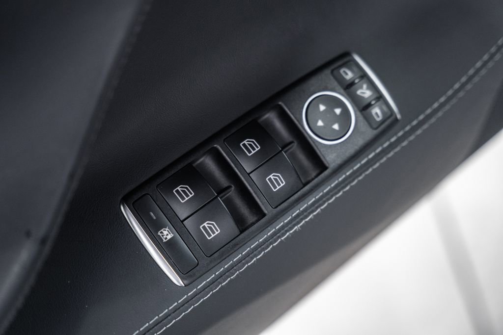 Used 2019 Tesla Model S Long Range image 28