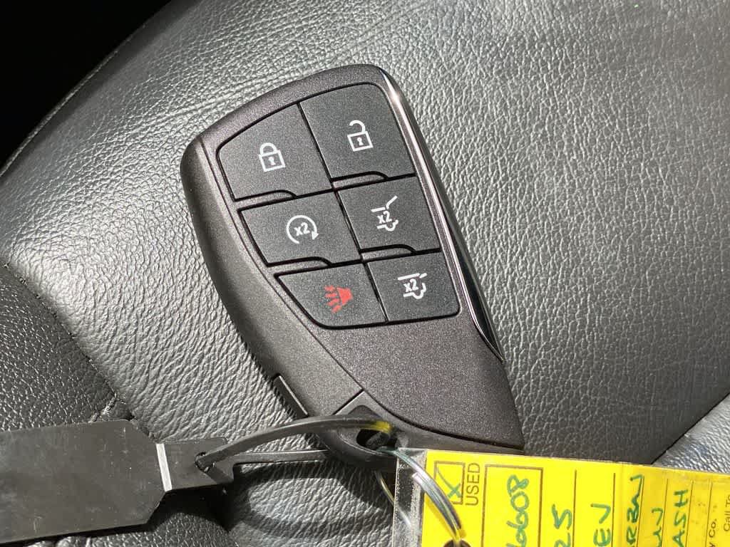 Used 2025 Chevrolet Suburban Z71 AWD/4WD image 27