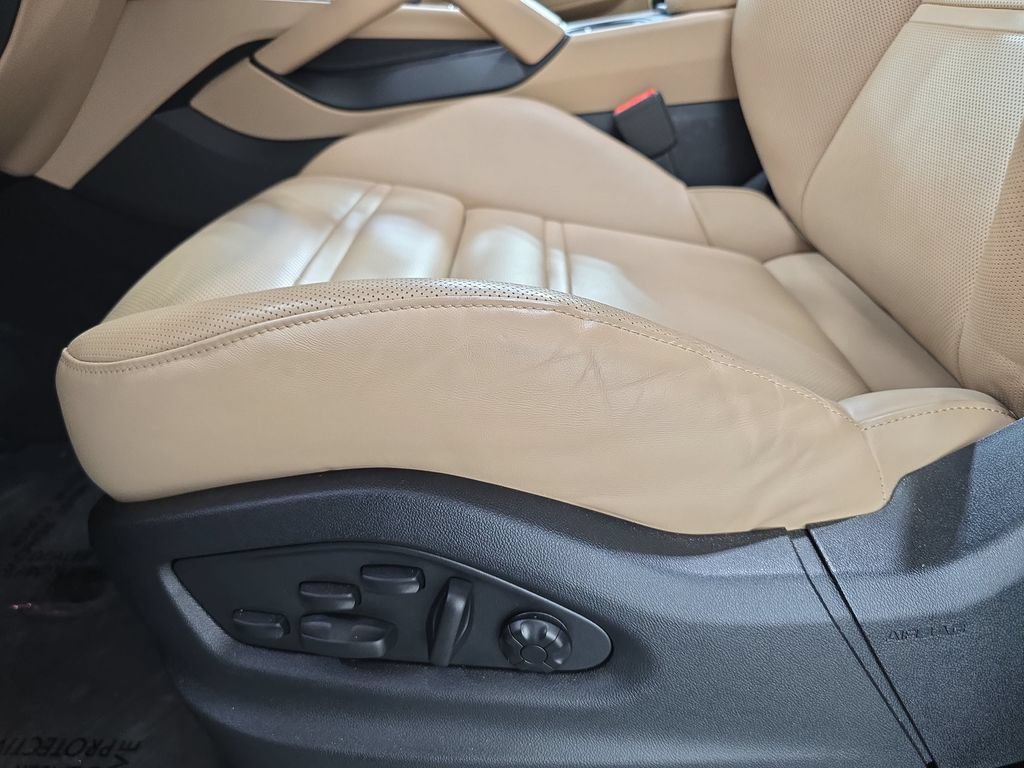 Certified 2024 Porsche Cayenne AWD/4WD image 23