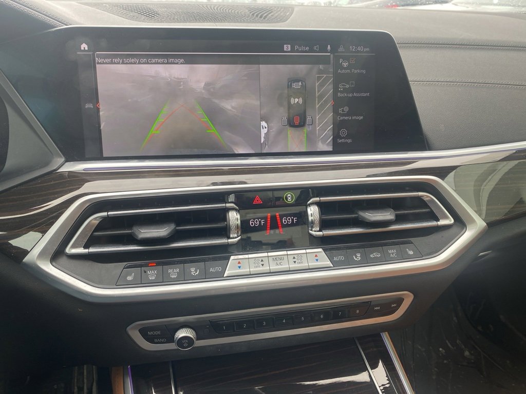 Used 2023 BMW X5 xDrive40i w/ M Sport Package image 9