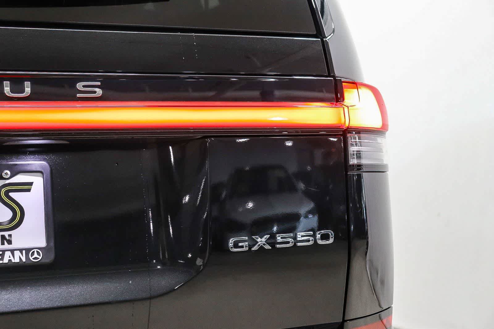 Used 2024 Lexus GX 550 w/ Accessory Package (Z1) AWD/4WD image 11