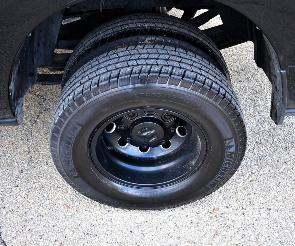 Used 2024 RAM 3500 Laramie w/ Night Edition image 15