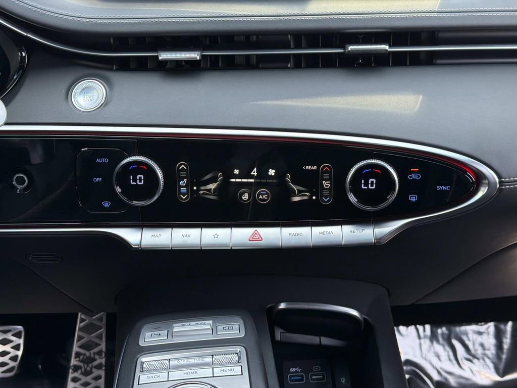 Used 2023 Genesis GV70 2.5T Sport Prestige w/ Sport Prestige Package image 13