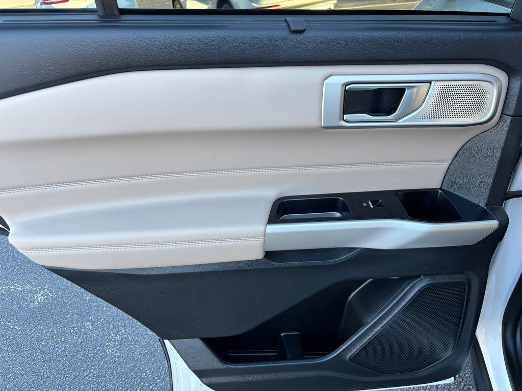 Used 2023 Ford Explorer Limited w/ Limited Technology Package image 13