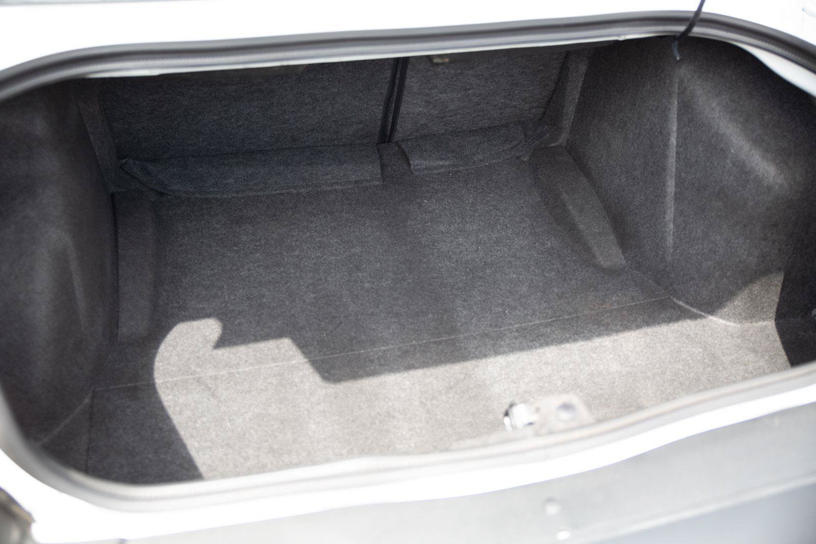 Used 2013 Dodge Challenger SXT Plus RWD image 22