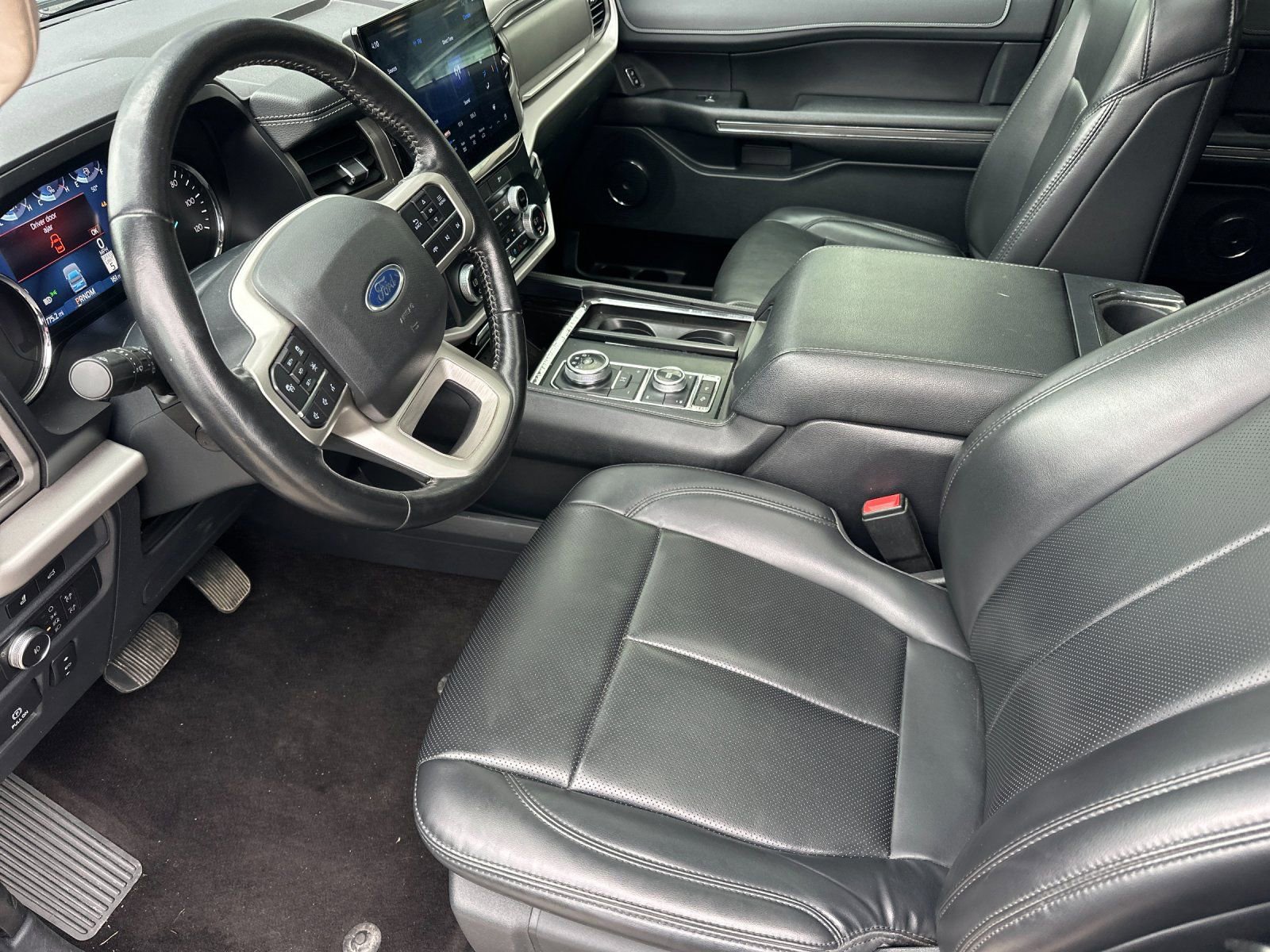 Used 2022 Ford Expedition XLT w/ Equipment Group 202A image 9