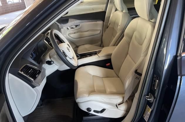 Certified 2023 Volvo XC90 B6 Plus w/ Protection Package Premier AWD/4WD image 3