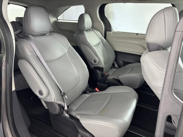 Used 2023 Toyota Sienna XLE AWD/4WD image 22