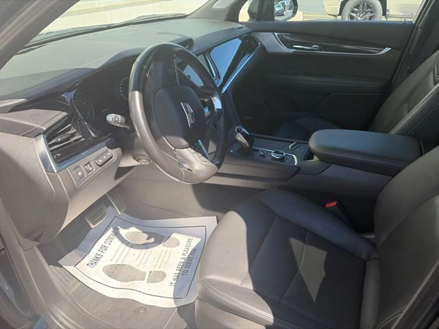 Used 2024 Cadillac XT6 Sport w/ Technology Package AWD/4WD image 2